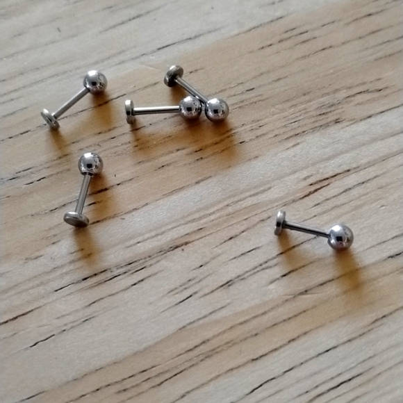 18g Surgical Steel Flat Back Stud Earrings - Picture 1 of 3